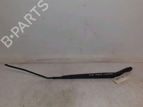 Used Front windshield wiper arm RENAULT MEGANE III Coupe (DZ0/1_) 1.5 dCi (DZ09, DZ0D, DZ1F, DZ1G, DZ14, DZ29) (110 hp) 30418439