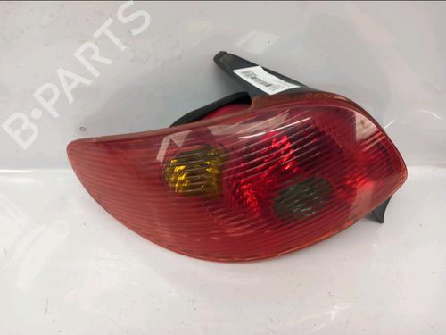 Venstre baglygte PEUGEOT 206 Hatchback (2A/C) 1.4 i (75 hp) 31868033
