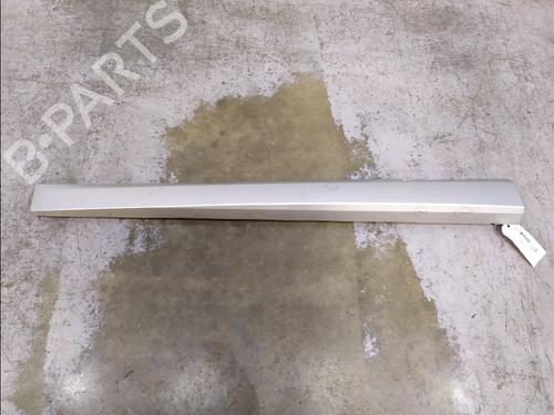 Used Door moulding trim RENAULT MEGANE III Hatchback (BZ0/1_, B3_) 1.5 dCi (BZ0C) (90 hp) 30843037