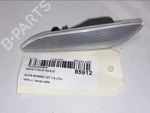 Pisca lateral direito Pisca lateral direito ALFA ROMEO 147 (937_) 1.9 JTDM 8V (937.AXD1A, 937.AXU1A, 937.BXU1A) (120 hp) 36450446 36450446
