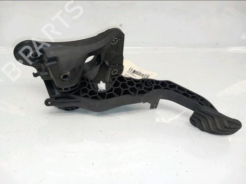 Used Clutch pedal RENAULT CLIO V (B7_) 1.5 Blue dCi 100 (B7AD) (101 hp) 30828406