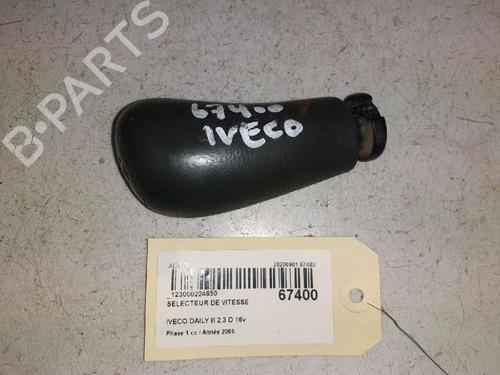 Used Shift knob IVECO DAILY III Van 35 C 12 V, 35 S 12 V (AGKA43A2, AGKB43A2, AGKB46A2,... (116 hp) 30418653