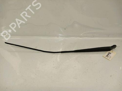 Used Front windshield wiper arm RENAULT CLIO III (BR0/1, CR0/1) 1.2 16V (BR02, BR0J, BR11, CR02, CR0J, CR11) (75 hp) 30415817