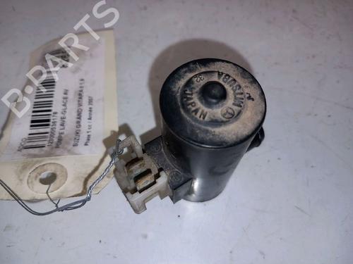 Ruitensproeierpomp SUZUKI GRAND VITARA II (JT, TE, TD) 1.9 DDiS All-wheel Drive (JT419, TD44, JB419WD, JB419XD,... | BP30426340E24 