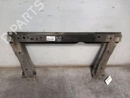 Used Front bumper reinforcement Front bumper reinforcement 30422699 30422699