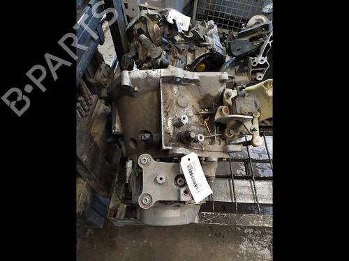 Używane Skrzynia biegów CITROËN C4 CACTUS 1.2 THP 110 (110 hp) 30431483