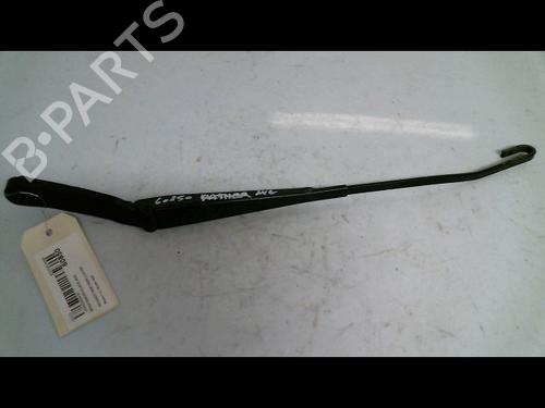 Used Front windshield wiper arm Front windshield wiper arm 30433108 30433108