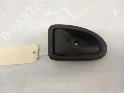 Used Rear left interior door handle RENAULT SCÉNIC I MPV (JA0/1_, FA0_) 1.6 (JA00, JA16, JA15, JA19, JA1V, JA2B, JA2C, JA0B,... (107 hp) 31750294