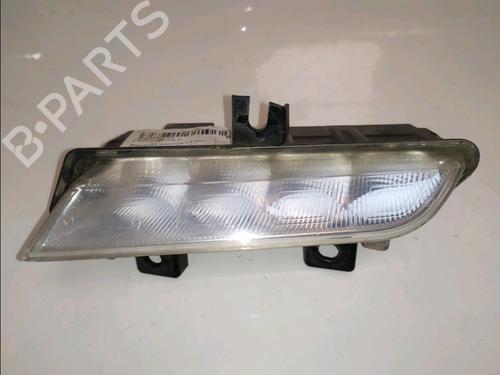 right-daytime-light-renault-captur-i-j5_-h5_-2013-36152915 main image