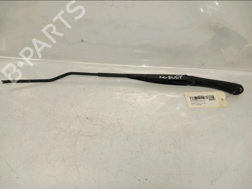 Used Front windshield wiper arm RENAULT CLIO III (BR0/1, CR0/1) 1.2 16V (BR02, BR0J, BR11, CR02, CR0J, CR11) (75 hp) 32434752