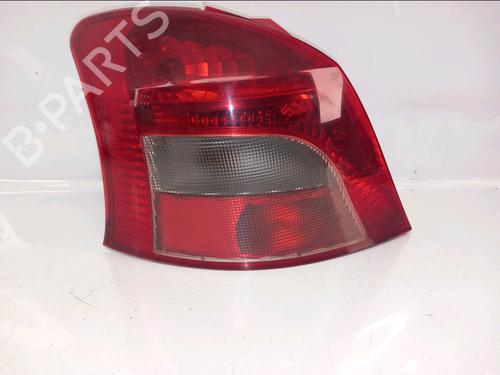 Venstre baglygte TOYOTA YARIS (_P9_) 1.0 VVT-i (KSP90_, KSP90R) (69 hp) 30433601