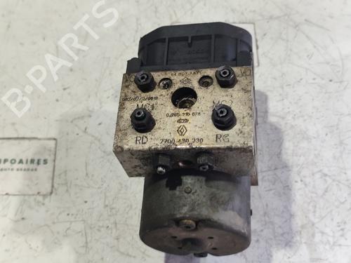 Used ABS pump RENAULT MEGANE I Classic (LA0/1_) 1.4 (LA0E, LA0V) (75 hp) 31734132