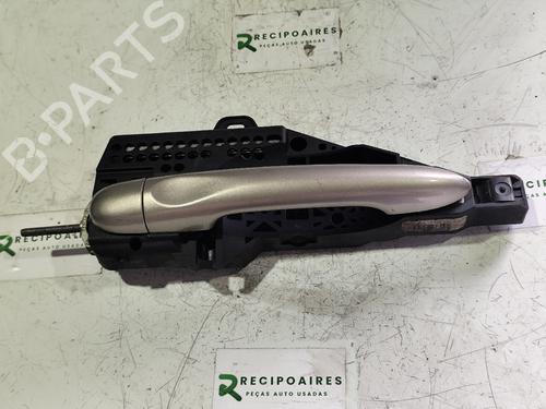 Venstre bagtil udvendigt håndtag RENAULT CAPTUR I (J5_, H5_) 1.5 dCi 90 (J5N4, J5M5, J5MW, J5M6, J5AL, J5AJ) (90 hp) 31734603