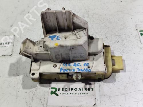 Venstre bagtil lås FORD FOCUS I Estate Van (DNW) 1.4 (75 hp) 31734824