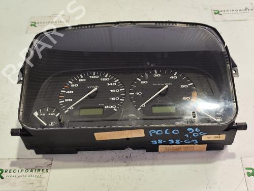 Used Instrument cluster VW POLO III (6N1) 60 1.4 (60 hp) 31738482