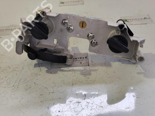 Comando clima TOYOTA YARIS VERSO (_P2_) 1.3 (NCP20_, NCP22_, NCP20R, NCP22R) (86 hp) 31738601