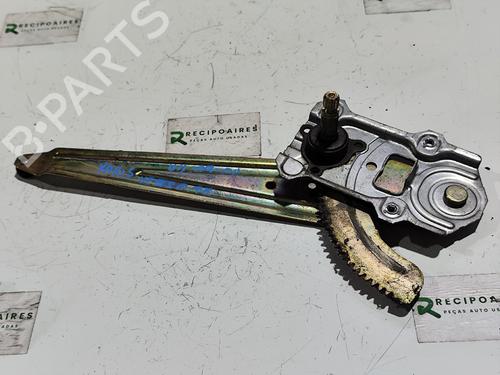 Elevador vidro trás esquerdo TOYOTA YARIS VERSO (_P2_) 1.3 (NCP20_, NCP22_, NCP20R, NCP22R) (86 hp) 31738658