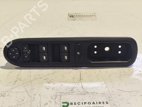 Comutador vidro trás esquerdo PEUGEOT 407 SW (6E_, 6D_) 2.0 HDi (163 hp) 31738946