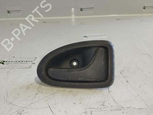 front-right-exterior-door-handle-renault-clio-ii-bb_-cb_-1998-1999-2000-2001-2002-2003-2004-2005-2006-2007-2008-2009-2010-2011-2012-2013-2014-2015-2016-31738996 main image