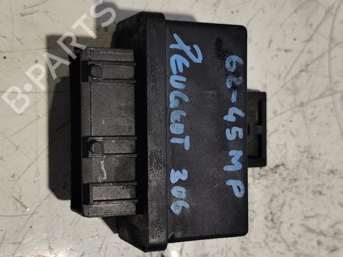 Used Electronic module PEUGEOT 306 (7B, N3, N5) 1.4 SL (75 hp) 31740354