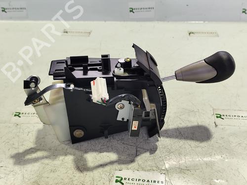 Levier de vitesses MITSUBISHI GRANDIS (NA_W) 2.4 MIVEC (NA4W) (177 hp) 31741237