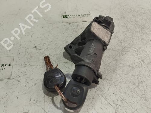 Used Switch SEAT LEON (1M1) 1.9 TDI (90 hp) 31741345