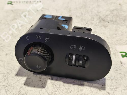 Comando luci SEAT IBIZA III (6L1) 1.2 (64 hp) 31741877