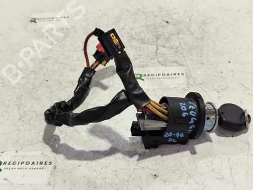 Used Switch PEUGEOT 206 Hatchback (2A/C) 1.4 CNG (75 hp) 31742036