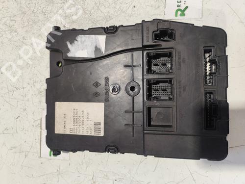 Used Electronic module RENAULT MEGANE II Estate Van (KM_) 1.5 dCi (KM0F) (82 hp) 31743715