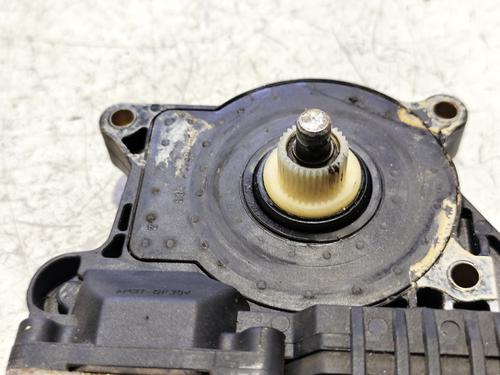 Left front window motor FORD MONDEO III Turnier (BWY) 2.0 TDCi | BP31743802E21