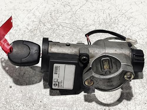 Interruttore NISSAN PRIMERA (P12) 2.2 dCi (139 hp) 31745077