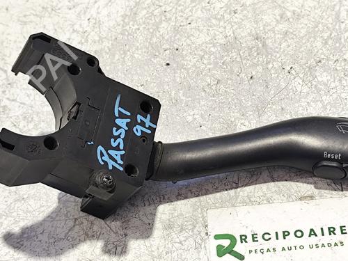 Used Steering column stalk VW PASSAT B5 Variant (3B5) 1.9 TDI (101 hp) 31745504