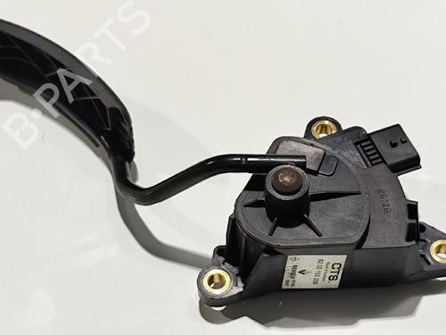 Pedal RENAULT MEGANE II (BM0/1_, CM0/1_) 1.5 dCi (BM0F, BM0T, BM2B, CM0F, CM0T) (82 hp) 31745605