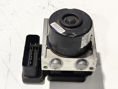 Pompe ABS TOYOTA YARIS (_P9_) 1.4 D-4D (NLP90_, NLP90R) (90 hp) 31746183