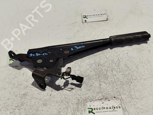 Freno de mano MITSUBISHI L 300 III Van (P0_V, P1_V, P2_V) 2.5 D (P05V, P15V) (75 hp) 31742335