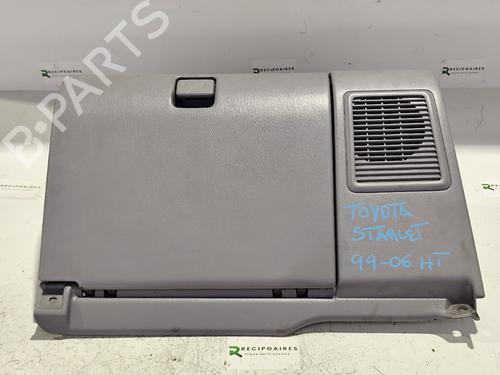 Dashboardkastje TOYOTA STARLET (_P9_) 1.3 (EP91_, EP91R) (75 hp) 31742006