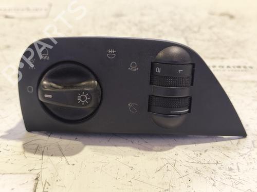 Used Headlight switch SEAT IBIZA II (6K1) 1.9 D (64 hp) 31740127