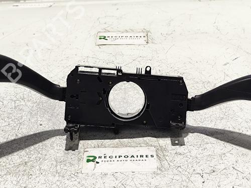 Licht Schakelaar VW POLO IV (9N_, 9A_) 1.4 16V (75 hp) 31744892