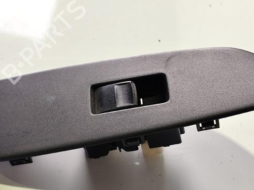 Used Left rear window switch TOYOTA AURIS (_E15_) 1.4 D-4D (NDE150_, NDE150R) (90 hp) 31745819