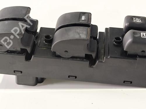 Used Left rear window switch MITSUBISHI LANCER VIII (CY_A, CZ_A) 1.6 MIVEC (117 hp) 31745666