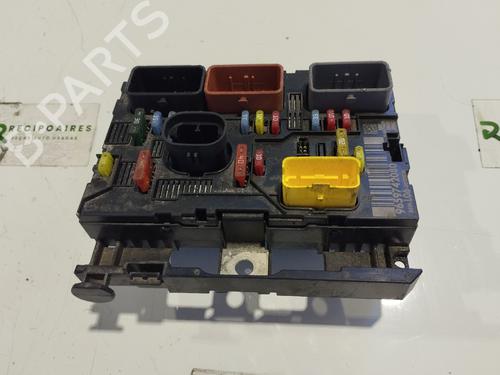 Used Fuse box PEUGEOT 307 Break (3E) 1.6 HDi (90 hp) 31738949