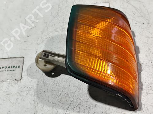 Used Right front indicator MERCEDES-BENZ 190 (W201) [1982-1993]  31734348