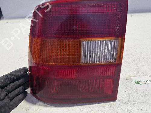 Venstre baglygte OPEL VECTRA A (J89) [1988-1995]  31740461