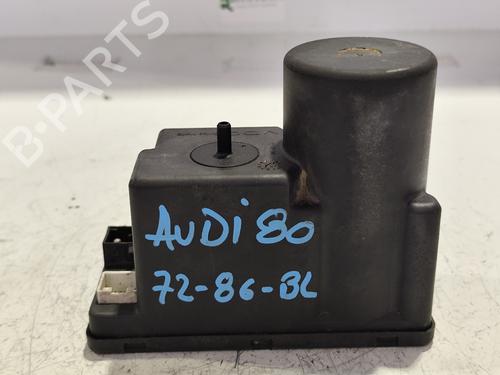 Used Comfort control module AUDI 80 B4 Saloon (8C2) [1991-1995]  31742000