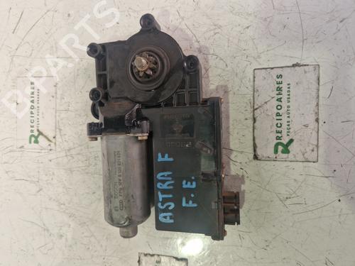 Used Left front window motor OPEL ASTRA F Saloon (T92) [1991-2001]  31730933