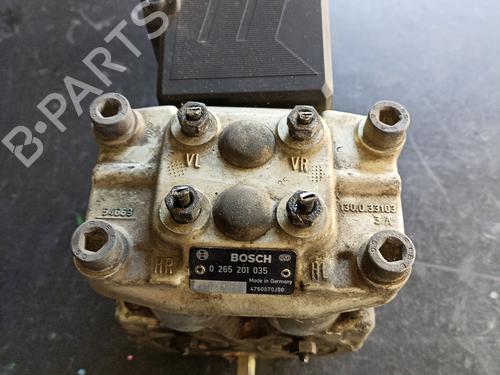 Used ABS pump NISSAN PRIMERA (P10) [1990-1996]  31727351