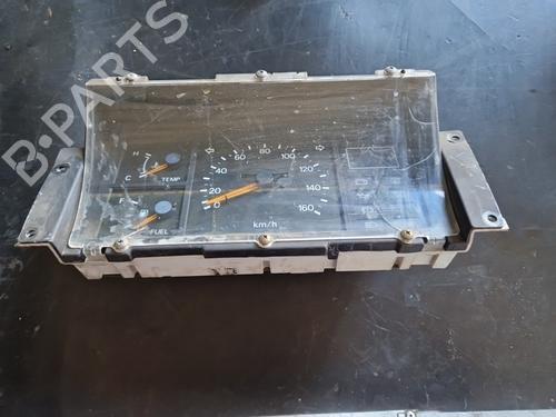 Compteur de vitesse NISSAN URVAN Bus (E24) [1986-1997]  31728176