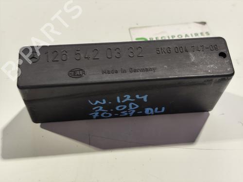 Used Electronic module MERCEDES-BENZ E-CLASS (W124) [1993-1996]  31738135