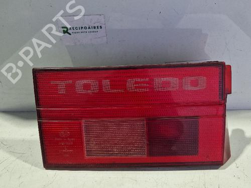 Used Left taillight SEAT TOLEDO I (1L2) [1991-1999]  31732392