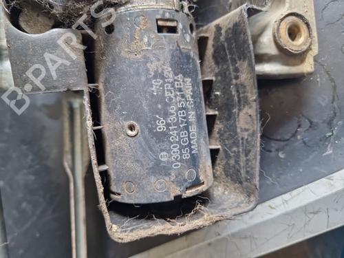 Used Front wiper motor FORD FIESTA Hatchback Van (FVD) [1983-1995]  31727571